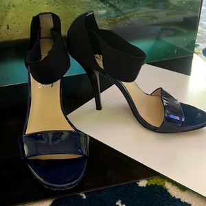 EUC MK Navy and BLK sandals patent leather and elastic strap. 7.5